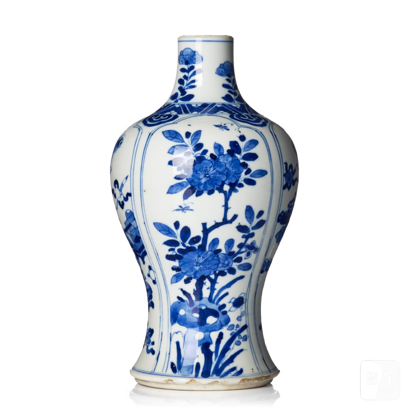 A blue and white 'antiques' vase,